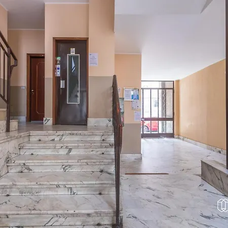 דירה Giuria House